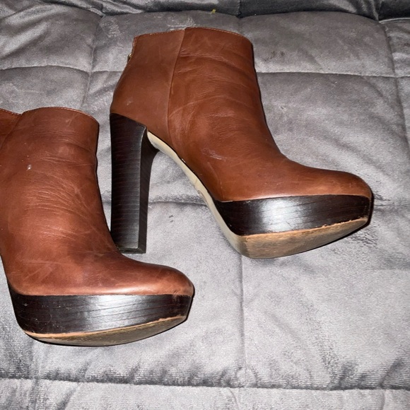 MICHAEL KORS  BROWN ANKLE BOOTS - Picture 5 of 8